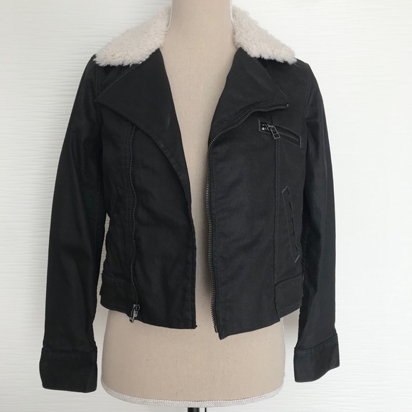 black levi jacket with fur